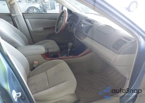 2002 Toyota Camry Xle z USA, uszkodzony, nr VIN 4T1BE32K32U542971